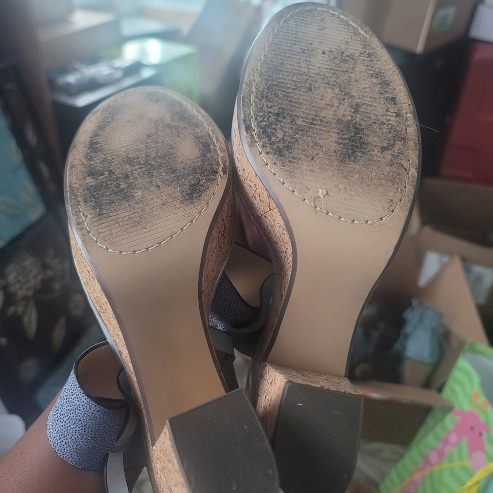 Sandals - Picture 4 of 5